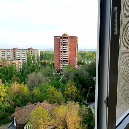 Apartment На Стрелке С Красивым Видом На Иртыш Ust-Kamenogorsk Ngoại thất bức ảnh